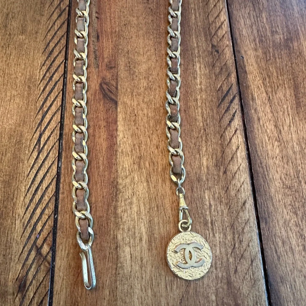 CHANEL Pre-Loved Gold Chain Strap with Tan Leather Weave Belt - Picture 2 of 5